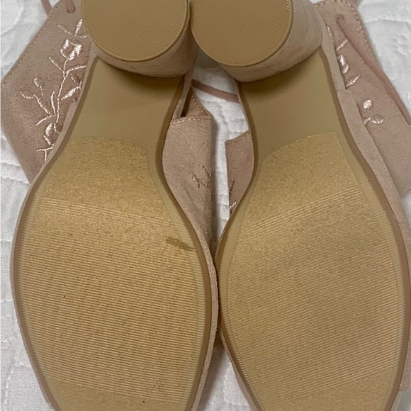 Charlotte Russe Ankle Boots 6.5 Open Toe High Heel Beige Embroidered Floral EUC - Picture 5 of 6